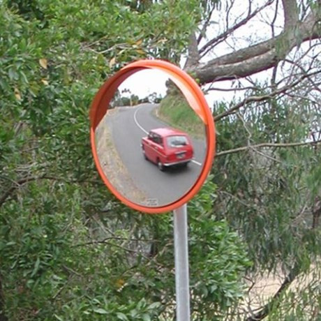 Зеркало дорожное с козырьком, диаметр 600 мм